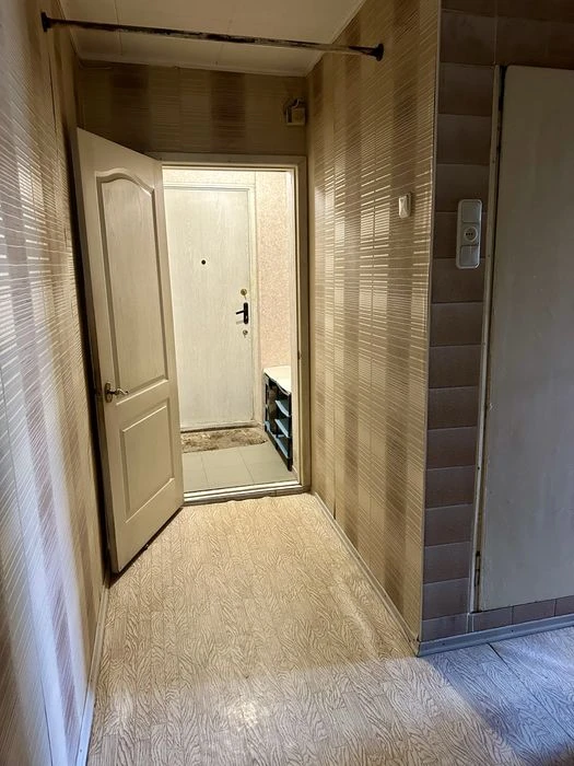E-Renovation 2-room apartment for sale in Oleksiyivka, Akhsarova St., 20A
