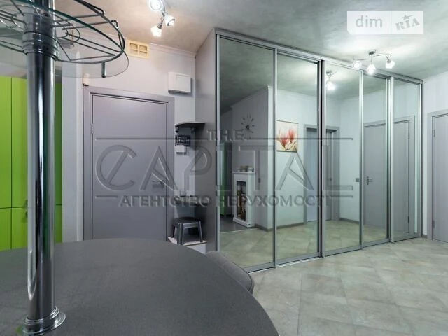 For sale 2-room apartment 58 sq. m on Dniprovska embankment 19 • ID 3467