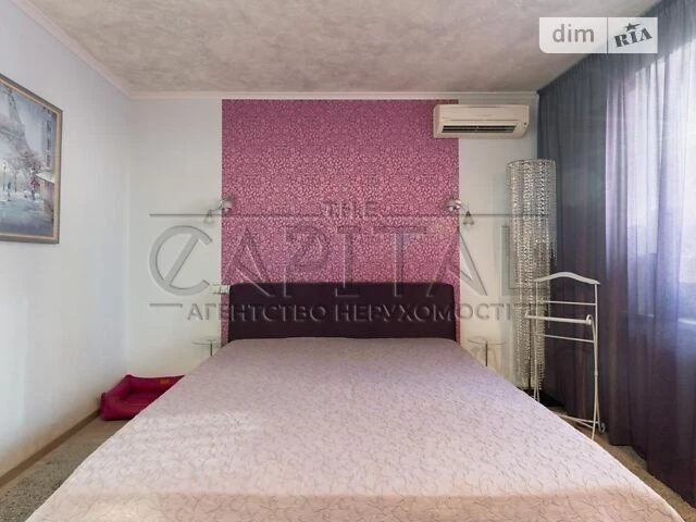 For sale 2-room apartment 58 sq. m on Dniprovska embankment 19 • ID 3467