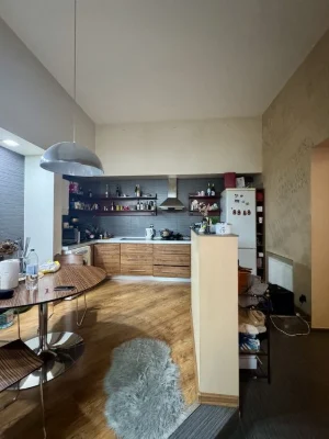 Продам квартиру 140 м2. Дерибасівська. Центр.