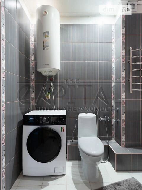 For sale 2-room apartment 58 sq. m on Dniprovska embankment 19 • ID 3467