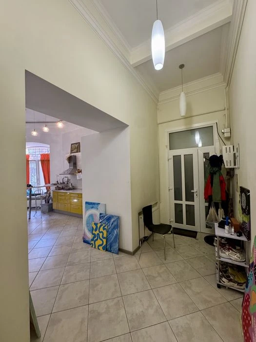 Продам квартиру 140 м2. Дерибасівська. Центр.