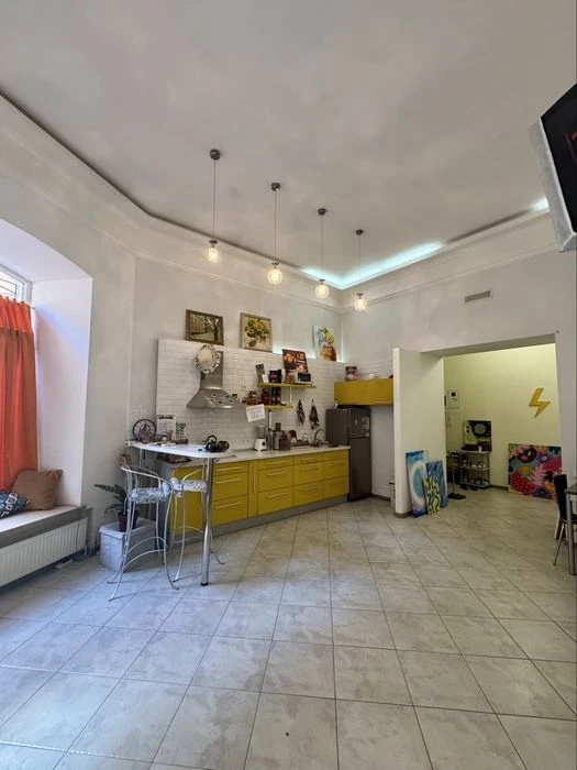 Продам квартиру 140 м2. Дерибасівська. Центр.