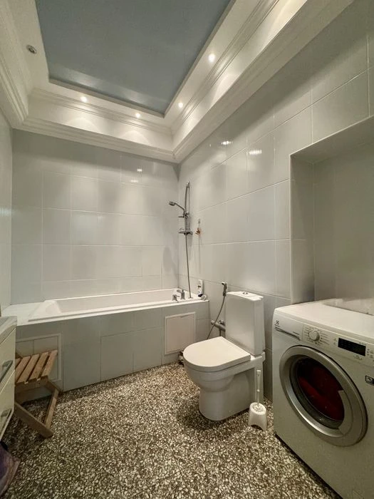 Продам квартиру 140 м2. Дерибасівська. Центр.