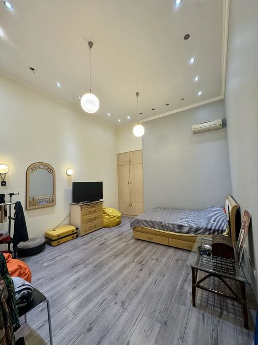 Продам квартиру 140 м2. Дерибасівська. Центр.