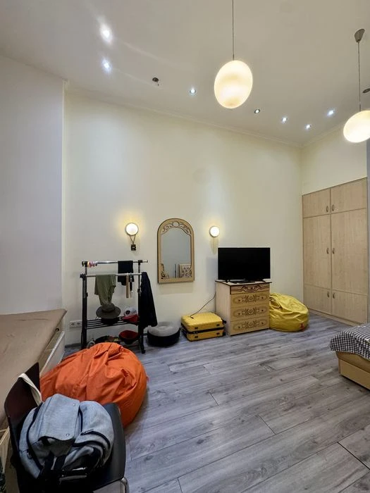 Продам квартиру 140 м2. Дерибасівська. Центр.