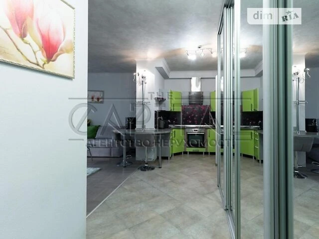 For sale 2-room apartment 58 sq. m on Dniprovska embankment 19 • ID 3467