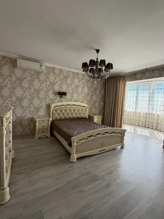 Продам 3хкомн и кухня столовая
