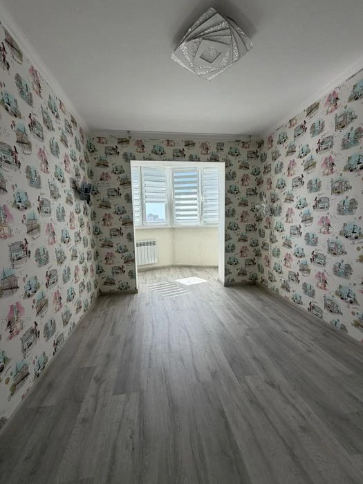 Продам 3хкомн и кухня столовая