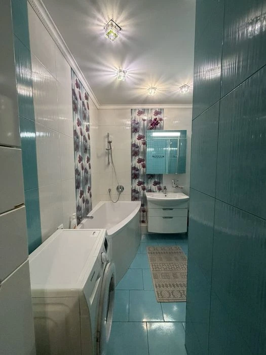 Продам 3хкомн и кухня столовая