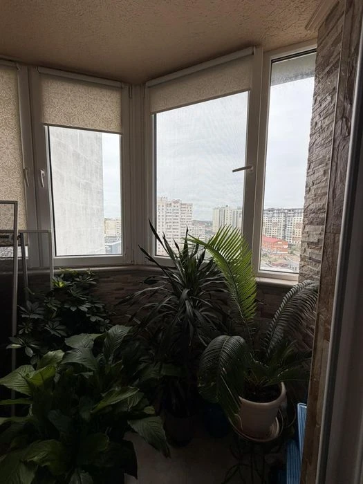 Продам 3хкомн и кухня столовая