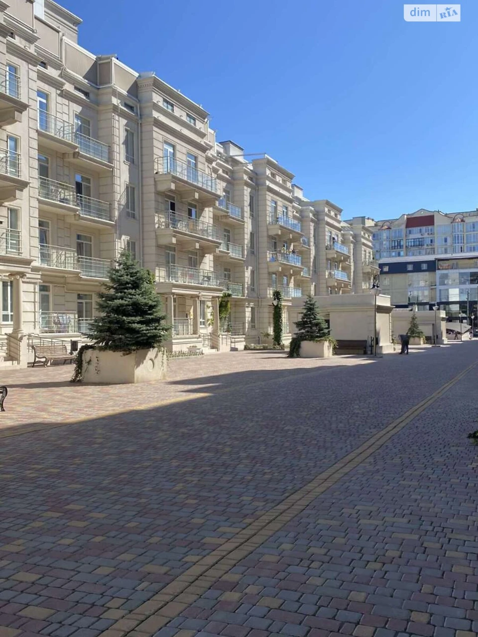 Продаж Квартира Середній Фонтан
