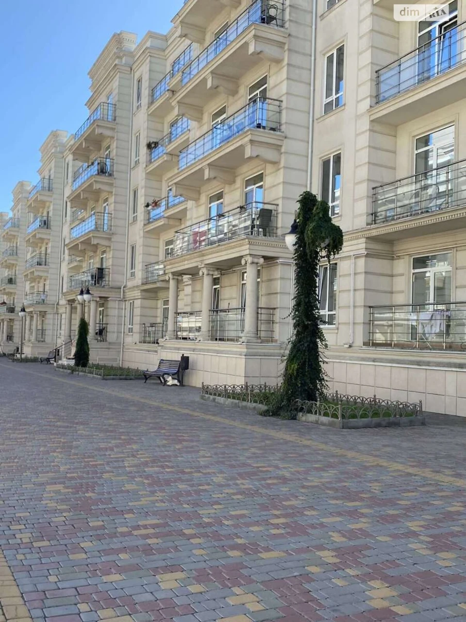 Продаж Квартира Середній Фонтан