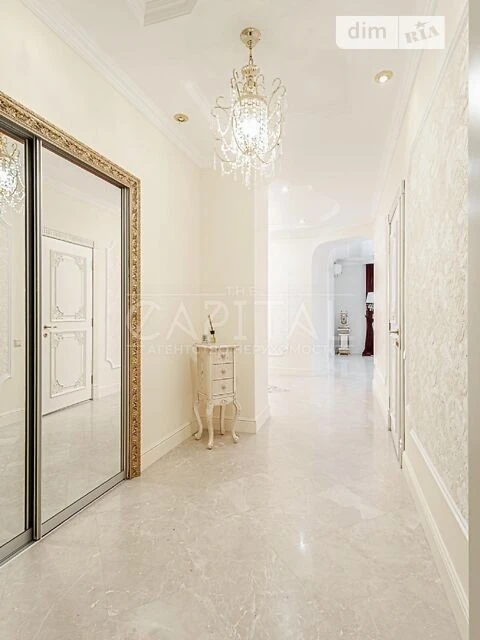 Sale of 3-room apartment 185 sq. m. on Vasylya Tyutyunnyka 37/1 •