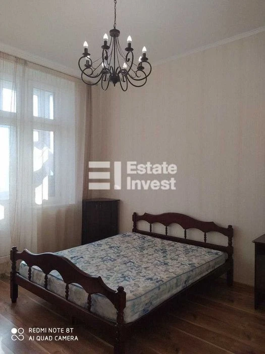I will sell a 5-room apartment on Hirshmana Street, 17.