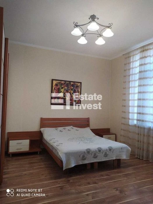 I will sell a 5-room apartment on Hirshmana Street, 17.