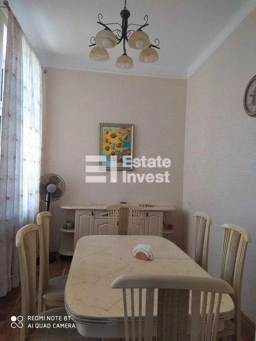 I will sell a 5-room apartment on Hirshmana Street, 17.