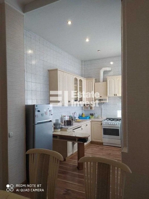 I will sell a 5-room apartment on Hirshmana Street, 17.