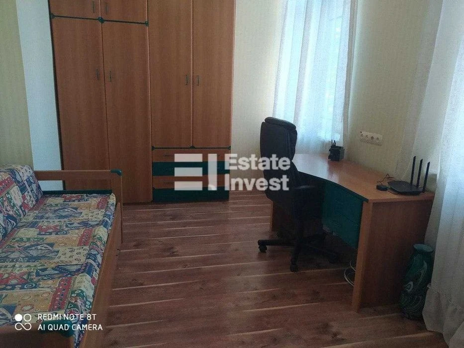 I will sell a 5-room apartment on Hirshmana Street, 17.