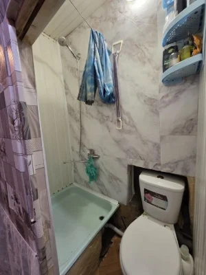 Продам 2 ком.Лазарева 53.Можно по  сертификату