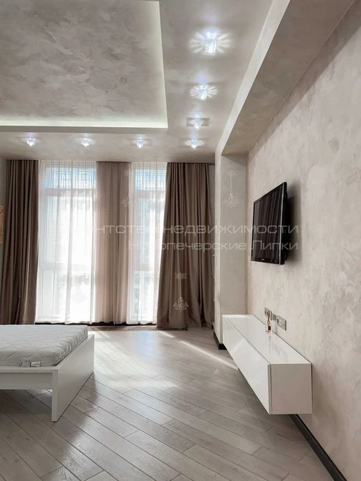Продаж 3-к квартири 120м2 з Генератором та Інвертором ЖК Нов