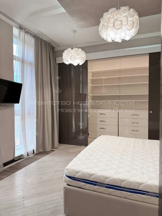 Продаж 3-к квартири 120м2 з Генератором та Інвертором ЖК Нов