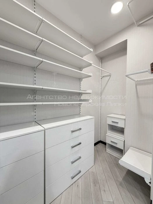 Продаж 3-к квартири 120м2 з Генератором та Інвертором ЖК Нов