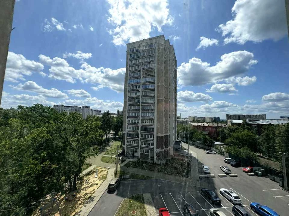 Apartment. Kharkiv, Heroiv Kharkova Ave. (Moskovskiy)