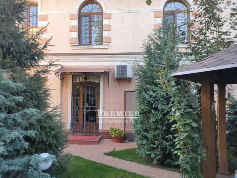 Продам 2-поверховий будинок в Одесі