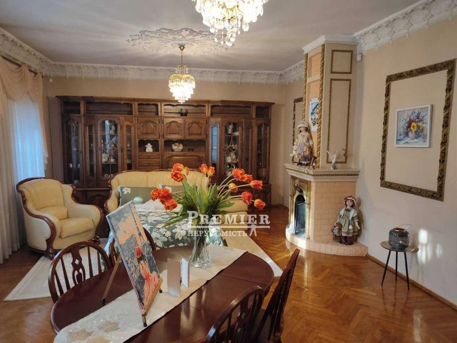 Продам 2-поверховий будинок в Одесі
