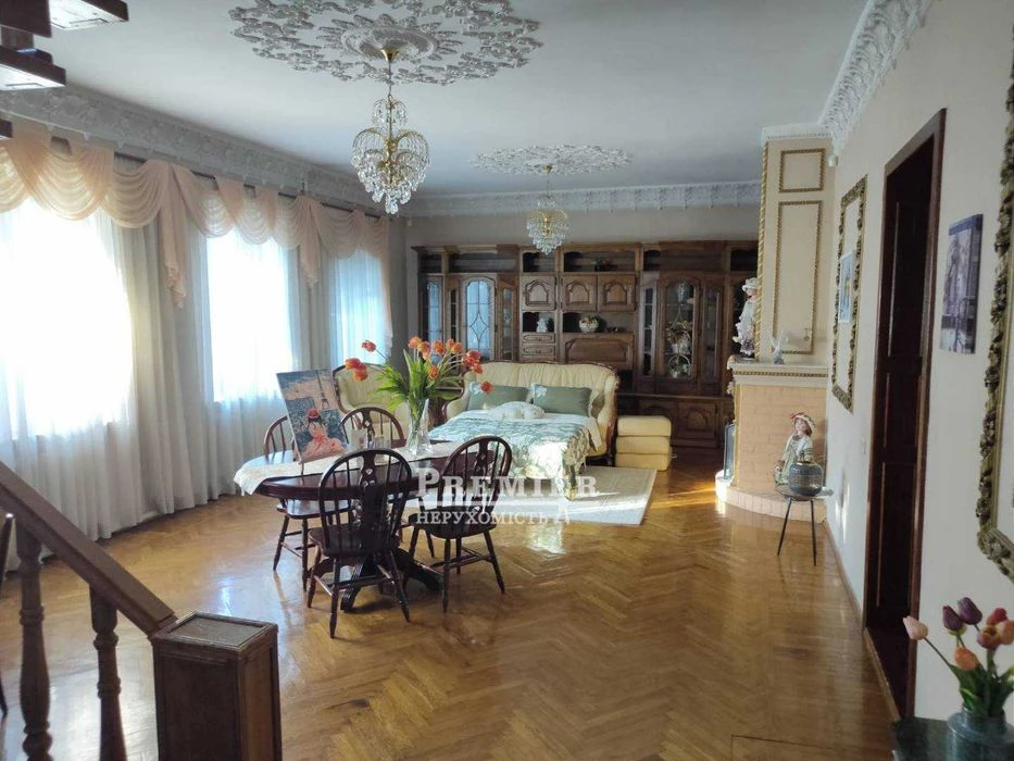 Продам 2-поверховий будинок в Одесі