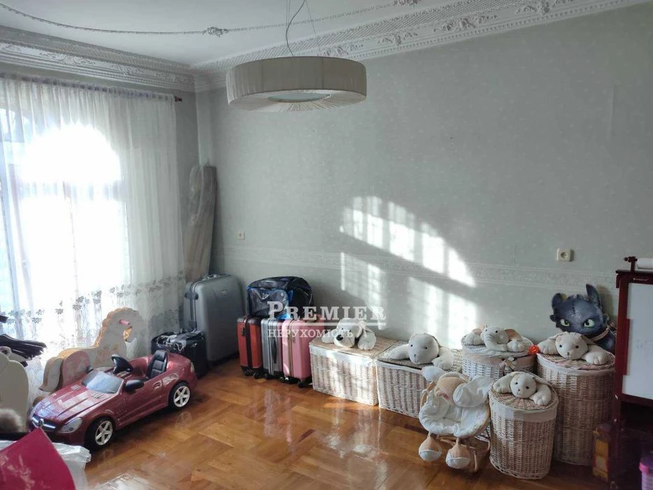 Продам 2-поверховий будинок в Одесі