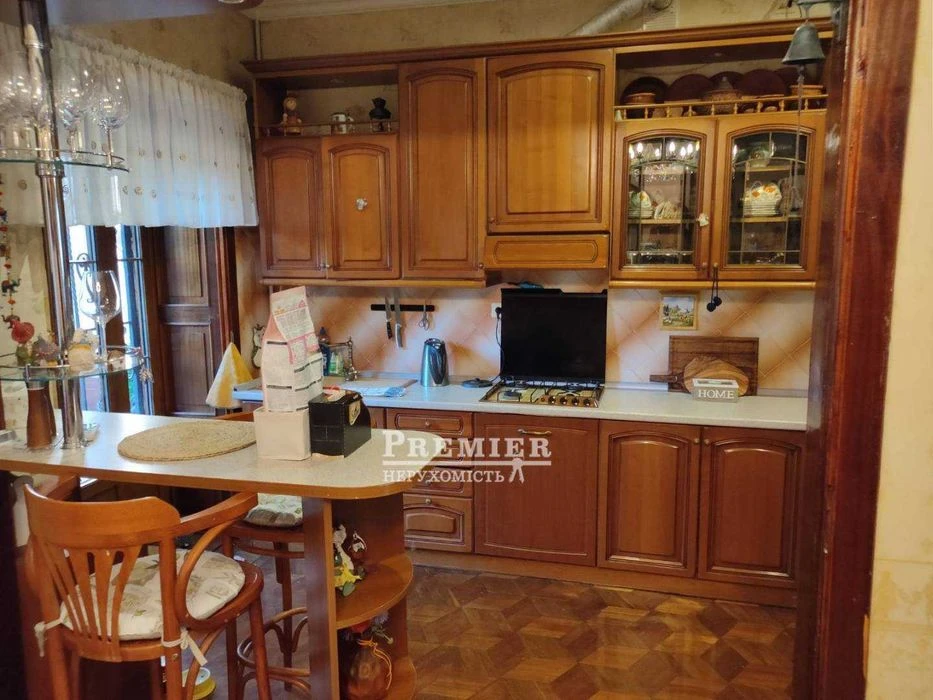 Продам 2-поверховий будинок в Одесі