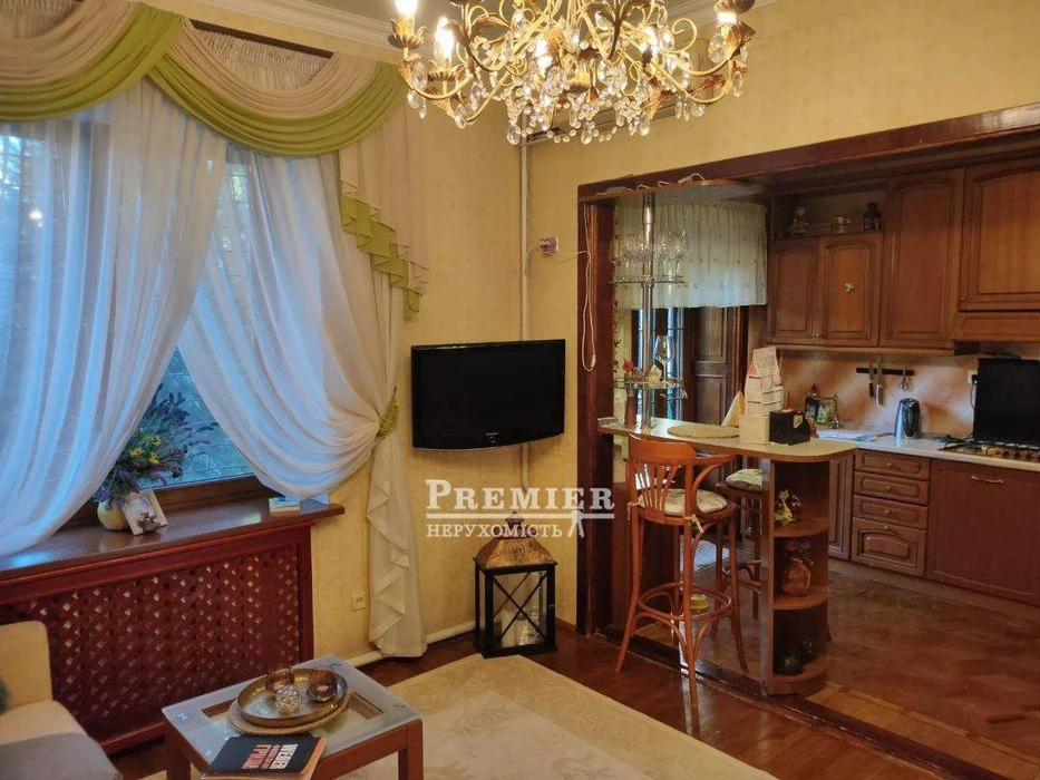 Продам 2-поверховий будинок в Одесі