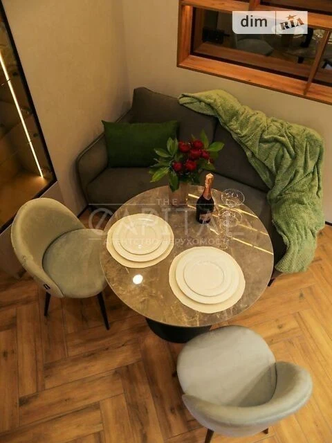Sale of 1-room apartment 39 sq. m on Nyzhniy Val st. 27-29 • ID 34