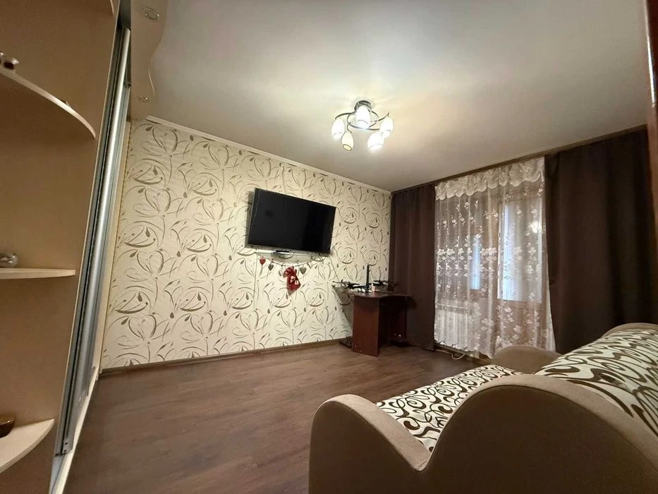 Продаж ! 2х кімнатна   квартира . Цегляний будинок  р. Основ