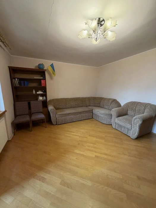 Продаю 3 кімнатну квартиру район Брати