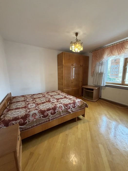 Продаю 3 кімнатну квартиру район Брати