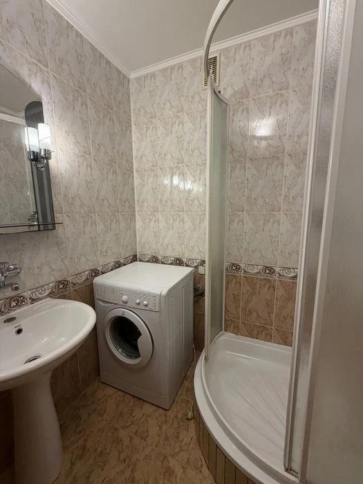 Продаю 3 кімнатну квартиру район Брати