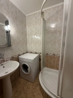 Продаю 3 кімнатну квартиру район Брати