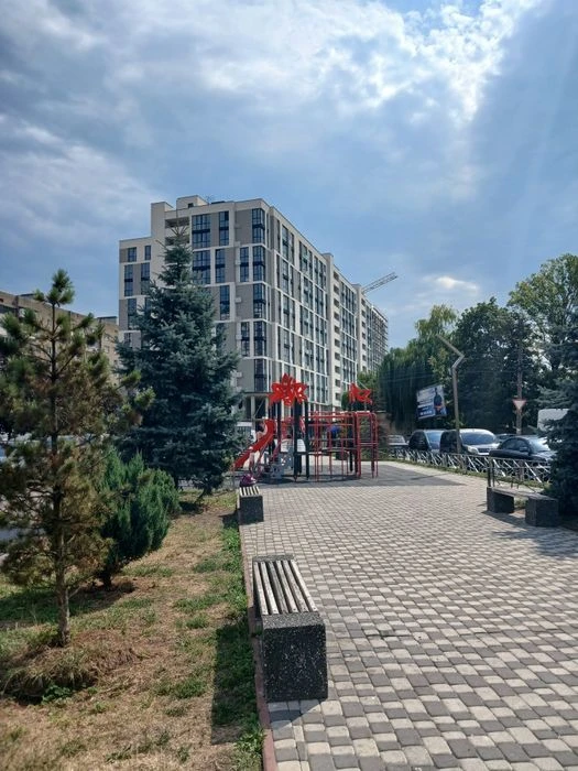 Продам 2к квартиру Хоткевича,Івасюка ЖК СЕНАТ