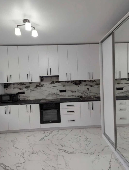 Продаж квартири біля центру