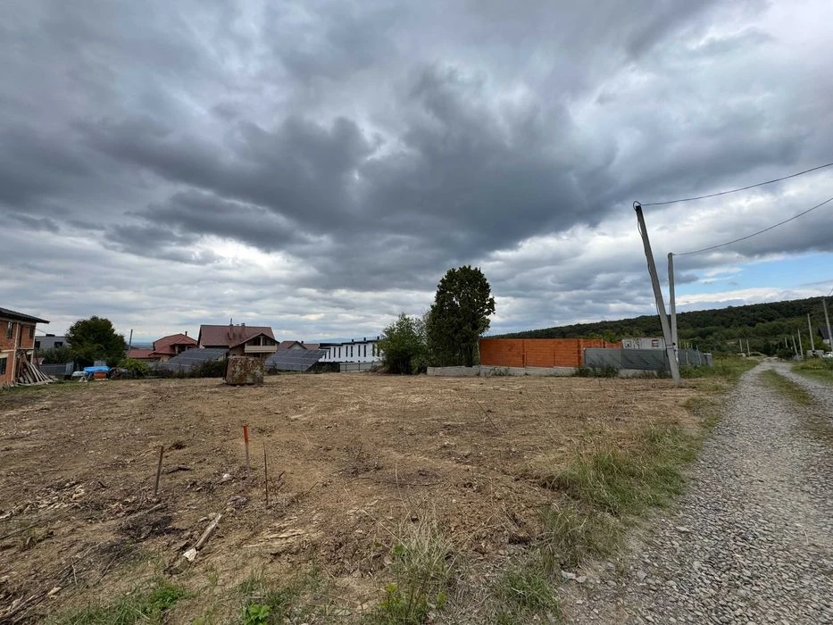 Продам кутову ділянку фасад 45 на 26 м. Район Червениця 12 с