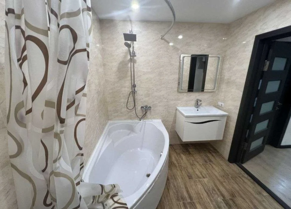 Продам 3 кімнатну квартиру Крошня