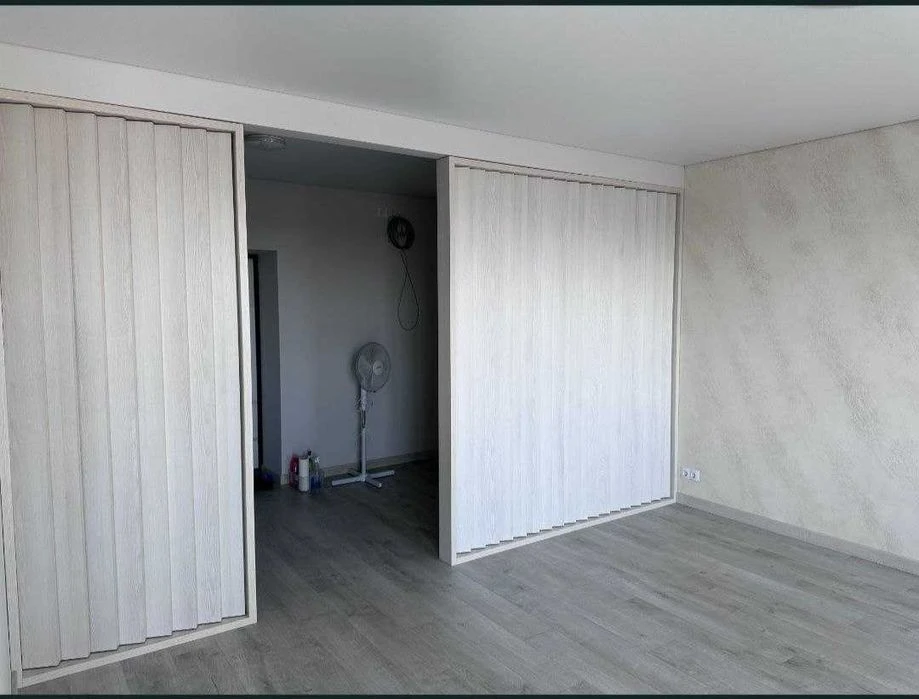 Продаж великої 1 кімнатної квартири з великою кухнею вітальн