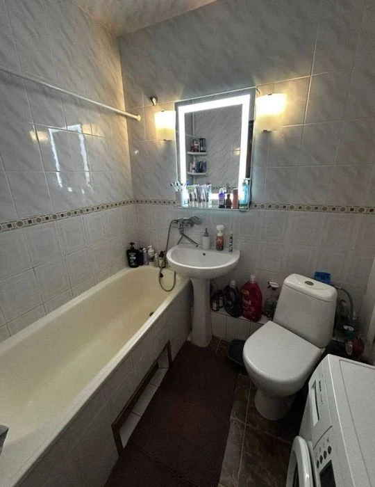 Продам 2 кімнатну квартиру Польова