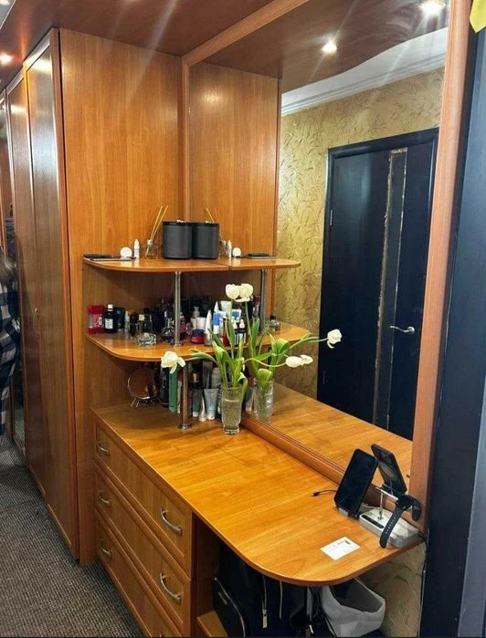 Продам 2 кімнатну квартиру Польова