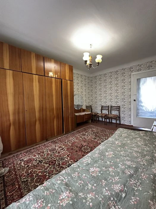 Продам 2- кімнатну квартиру на вул. Степана Бандери.