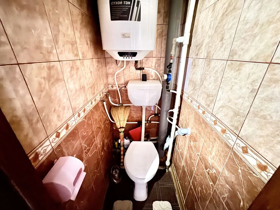 Продам двокімнатну квартиру. Автономне газове опалення. Кухн