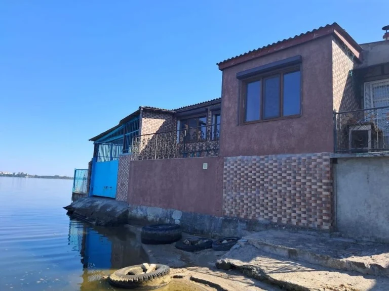Продаю причал в Варваровке р-н Турбазы